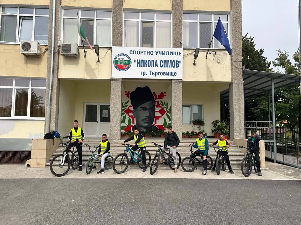 🏃♀️🚴♂️ Европейски ден на спорта в училище
Днес отбелязахме Европейския ден на спорта с много движение, усмивки и положителни емоции! С…
